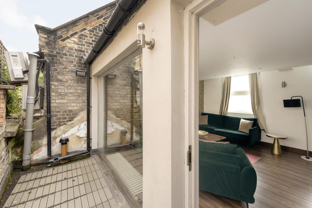 The Private Realtor-18 Ovington Mews-17_Lo