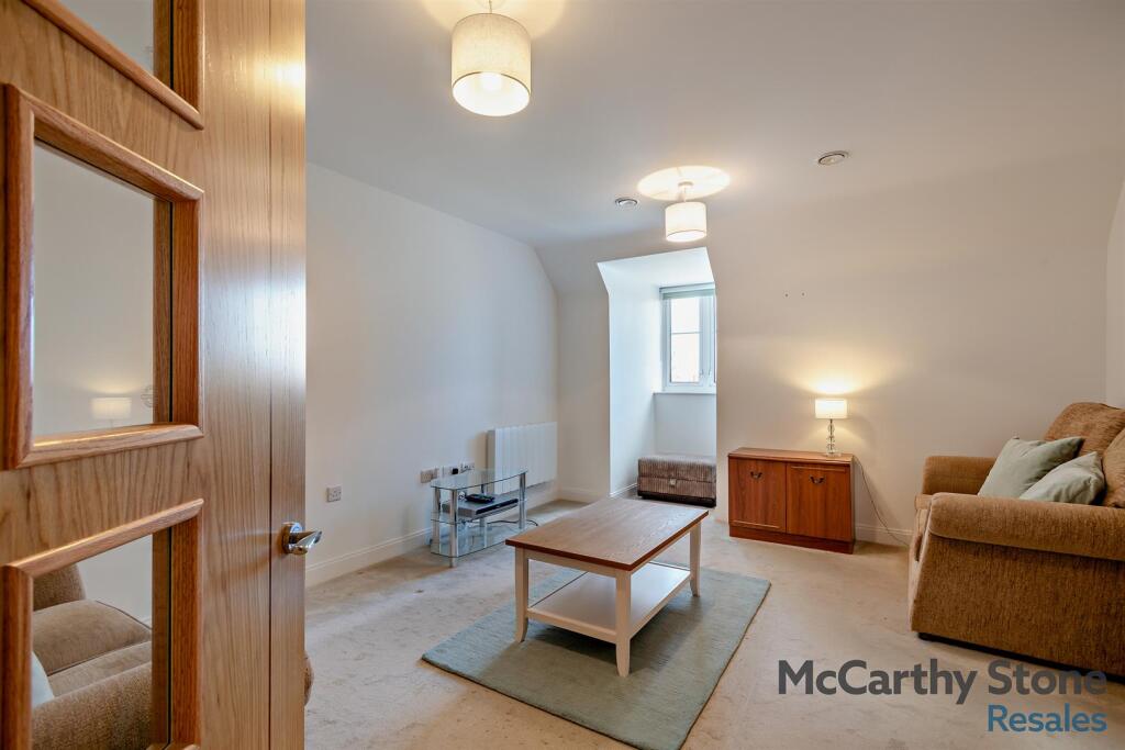 8639378-interior01-800.jpg