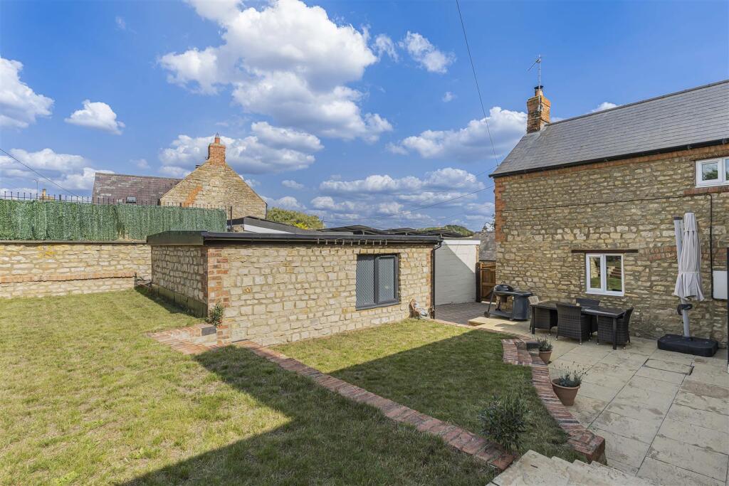 1 Kings Lane, Pury End (40).JPG