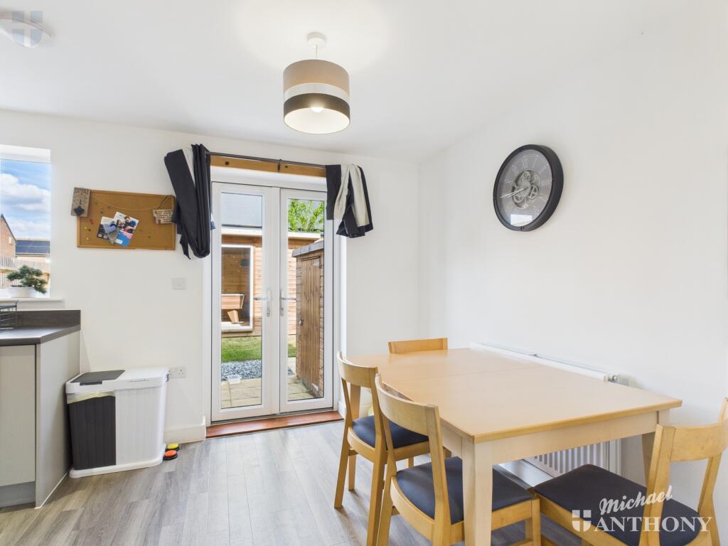 CAM03218G0-PR0721-STILL013