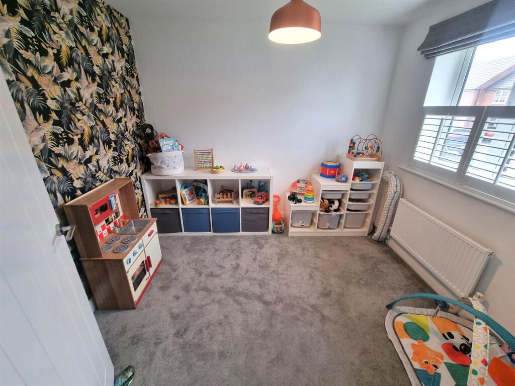 OFFICE / PLAYROOM