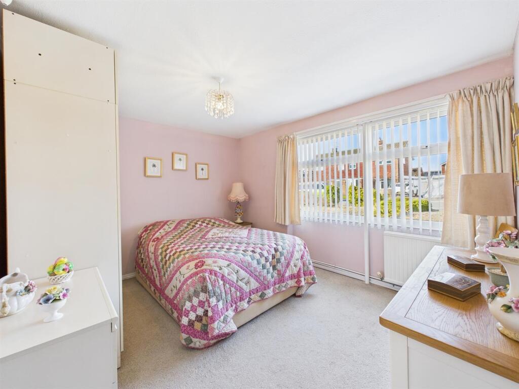 Bedroom: