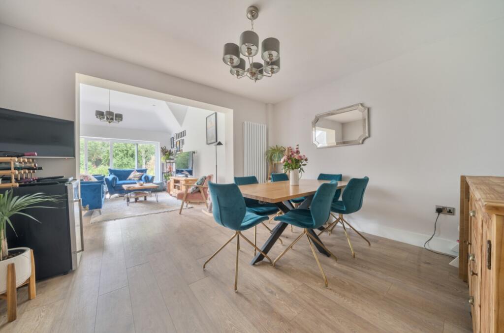 1305672-21-6849f794c36d7