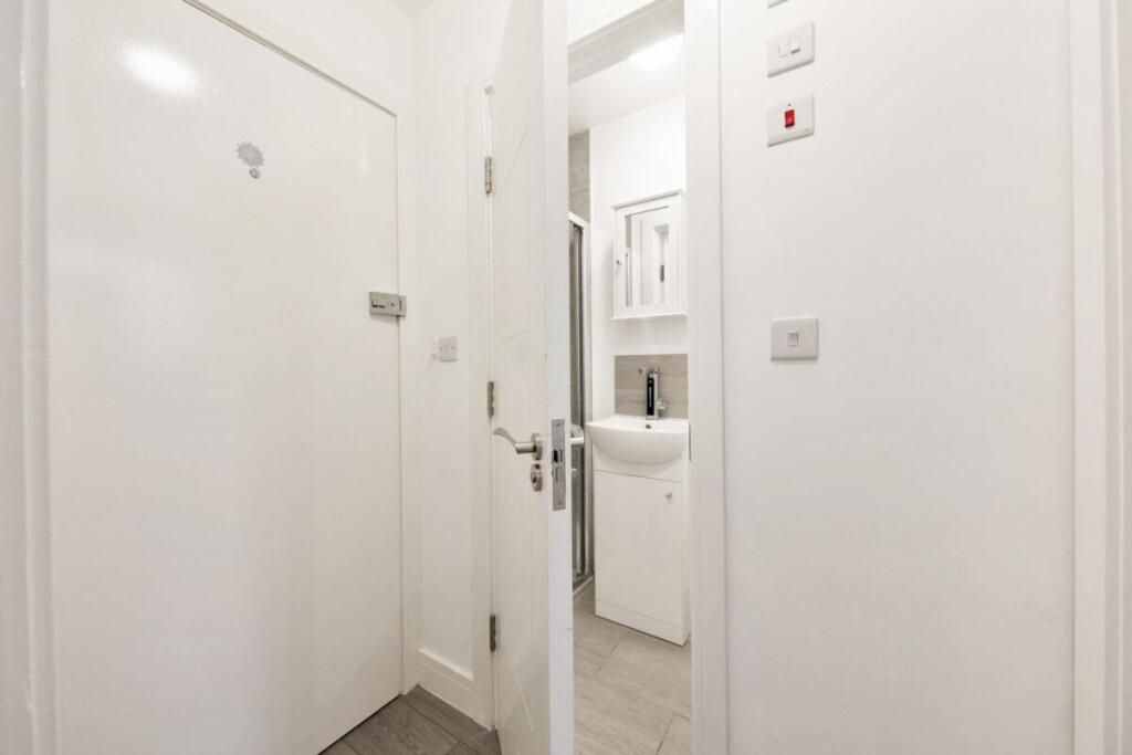Flat-12-176-Ladbroke-Grove-14-1200x800.jpg