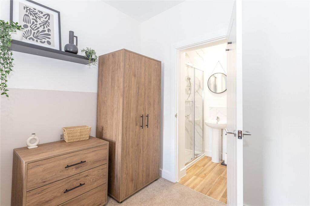 Room 1_7 Forest Rd_2.jpeg