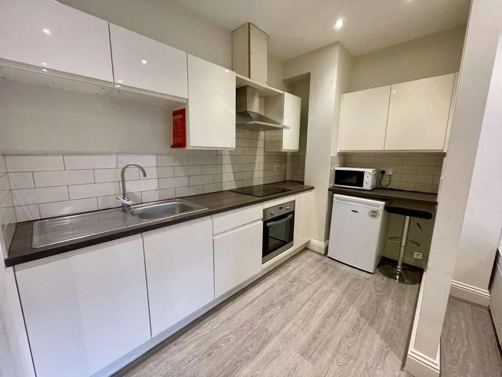 Flat_8_St_James_Row