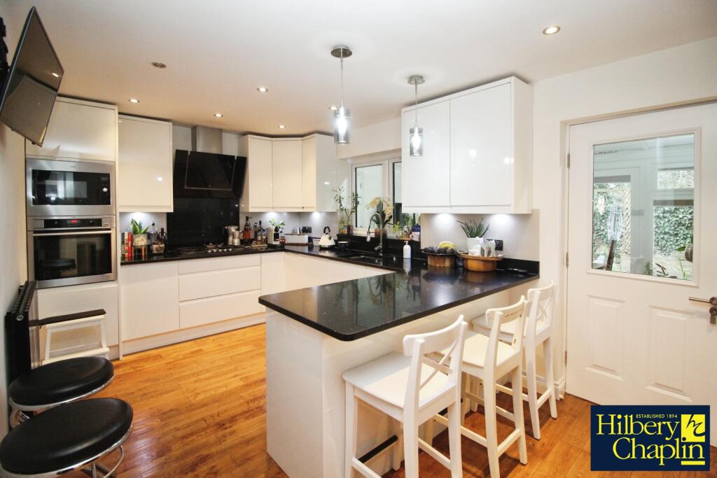 Kitchen / Breakfast