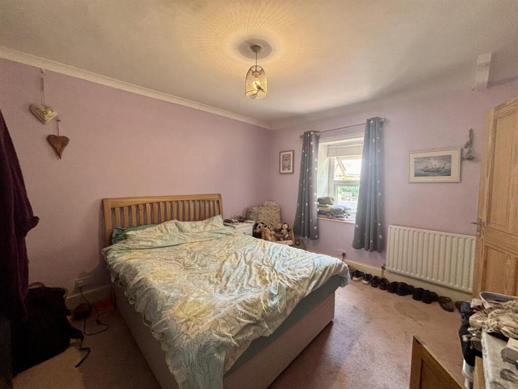 Bedroom 2 2.jpg