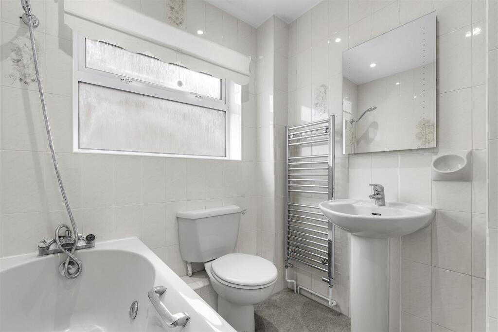 4 Grange Road, HP15 7QZ-3.jpg