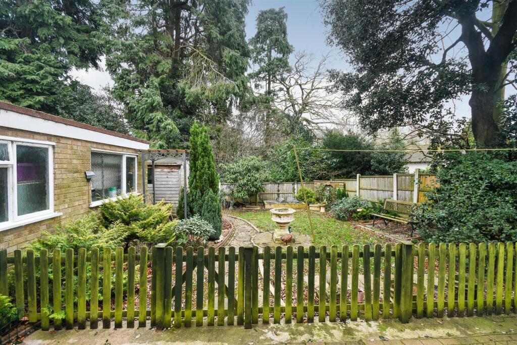 45 Grange Park - Garden (2).jpg