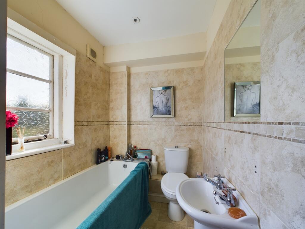 CAM01740G0-PR0279-STILL004