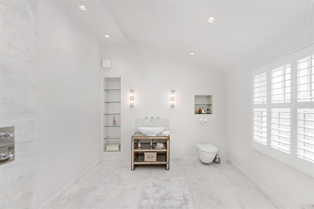 37 Lower Belgrave Street Hi-24.jpg