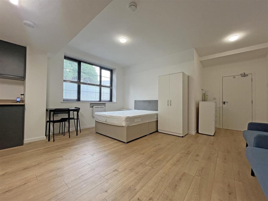 Flat 1 Open Plan Living