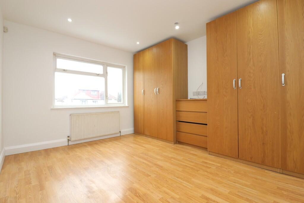 37 Kingsmead Aven...