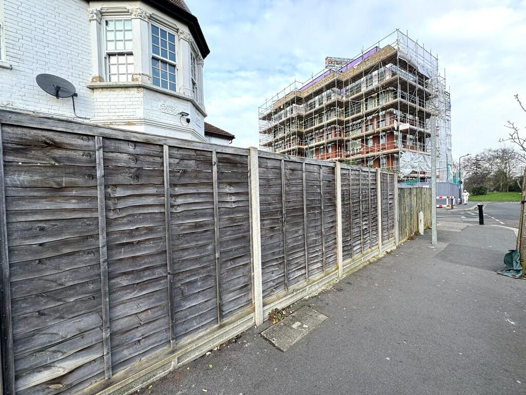 District road  (2...