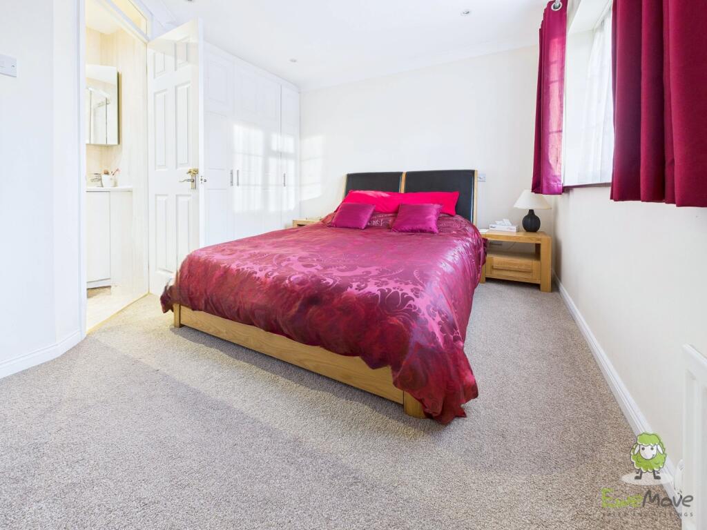 CAM01543G0-PR0170-STILL001