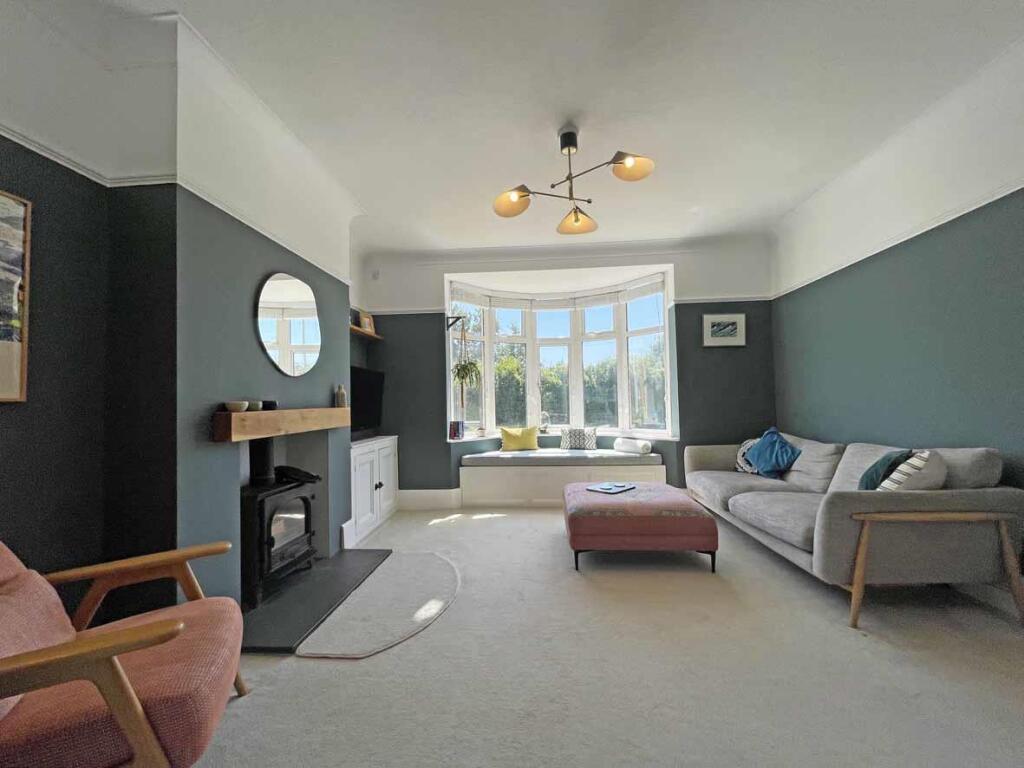 Eggbuckland Road 115 Lounge Front.jpg