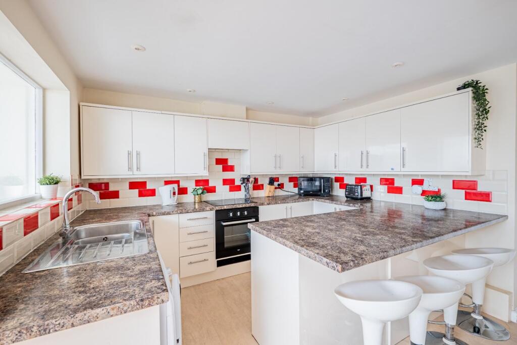 6 Stanway Close BA2 2UR-15.jpg