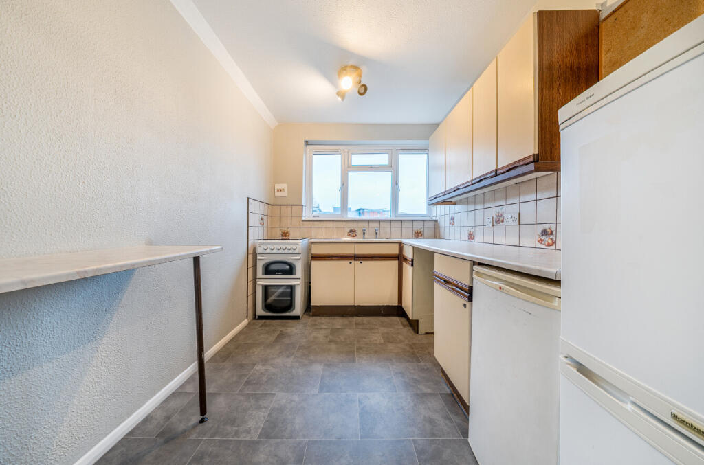 1388729-8-694b4c4...