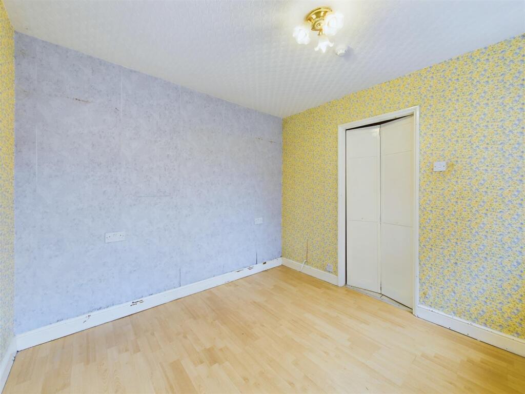 Bedroom: