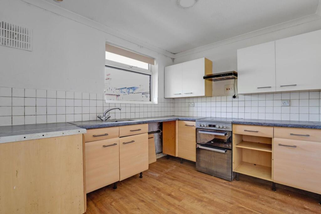 01-3618JHPropWpen - 5 Harley Court -1-medium.JPG