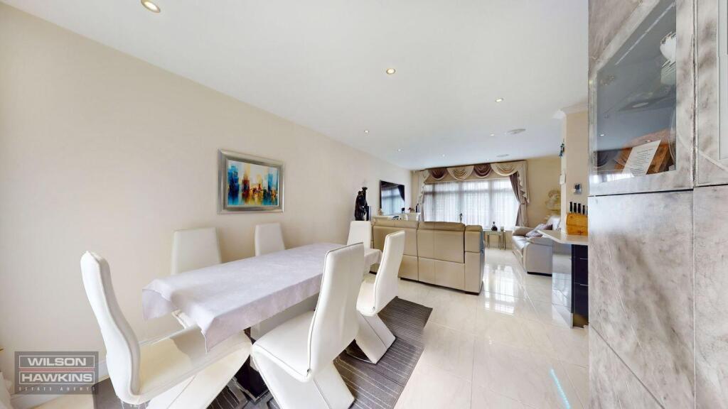 17 Old Kenton Lane, - qRLBUJWKf5Ukt91q2BB0.jpg