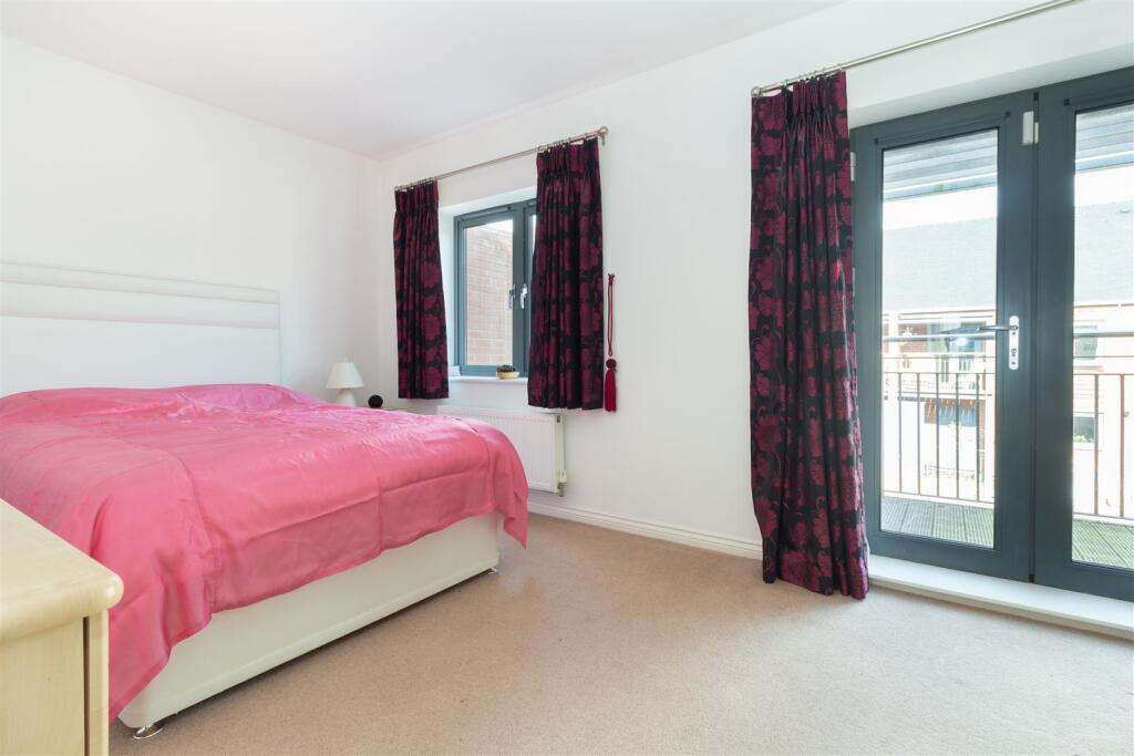 bedroom-1-3.jpg
