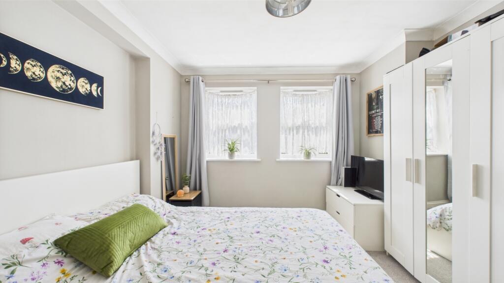 ewemove-InkermanRoad-masterbedrom