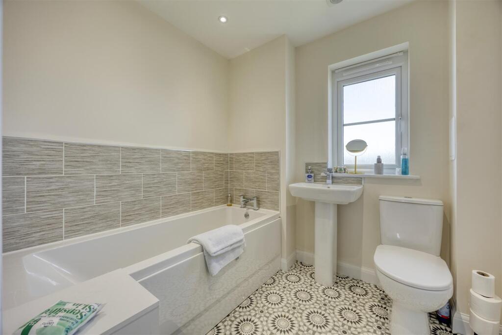 58_AUCHINLECK_RD_ROBROYSTON_032.JPEG
