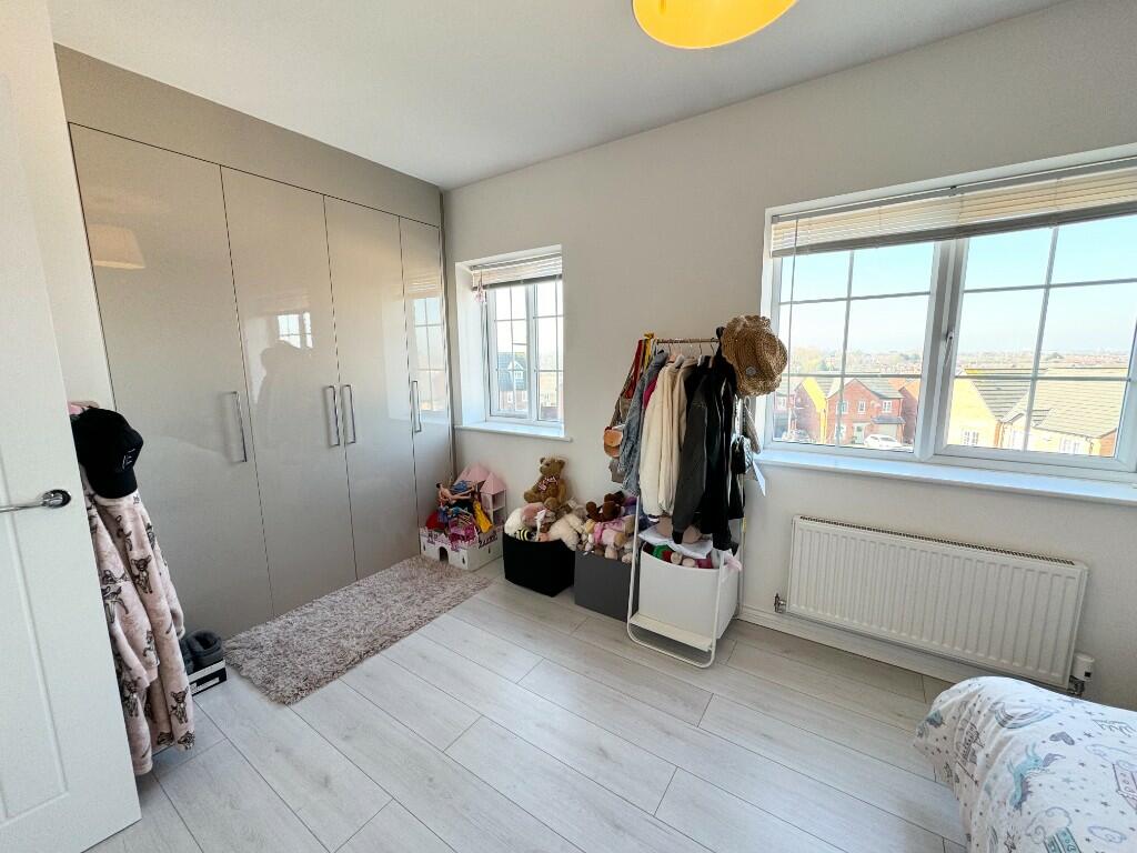 2ND FLOOR FRONT BED