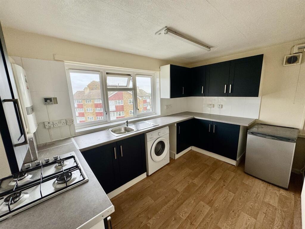 Laurel Crescent, Croydon