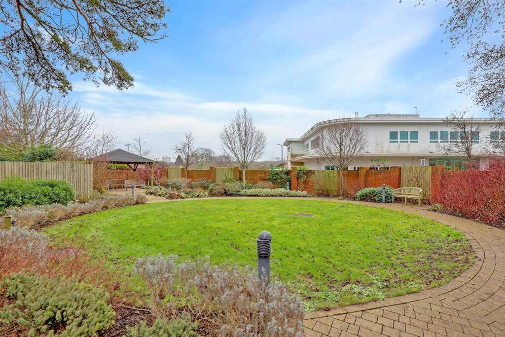 13-d587JHMCSR - 20 Yew Tree Court - 37-medium.jpg