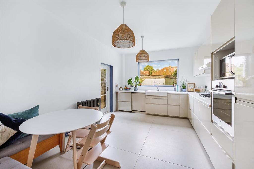 96 Goldsmith Avenue-5.jpg