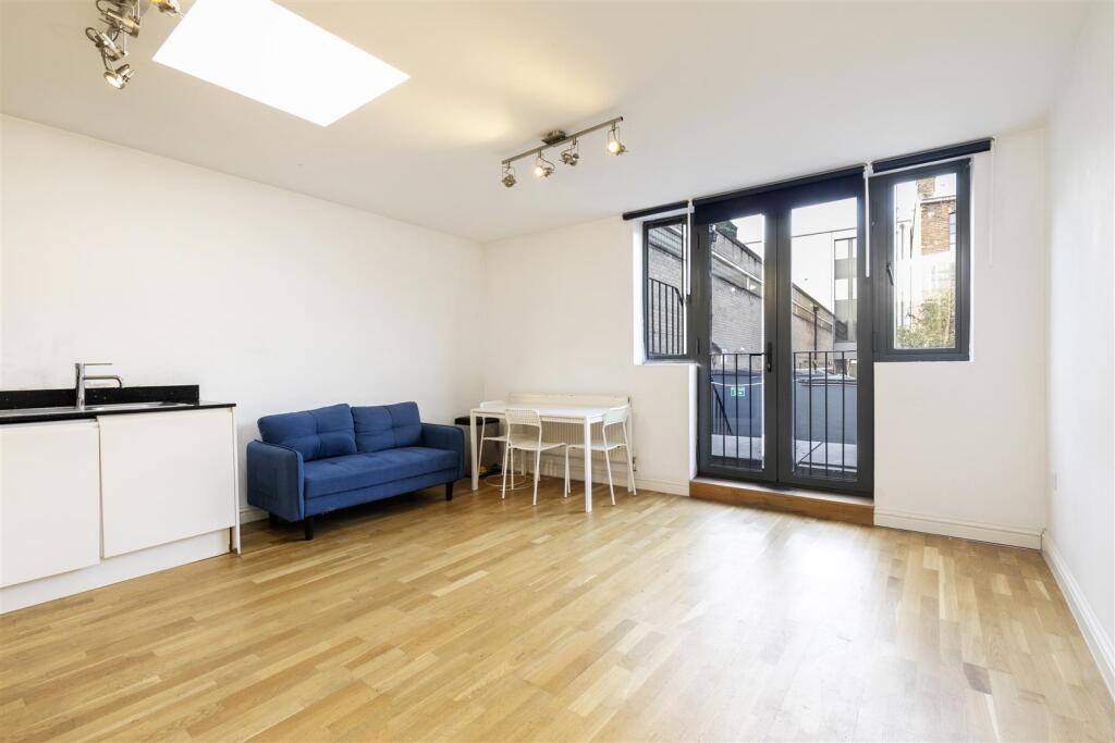 137 Camden High Street -3.jpg