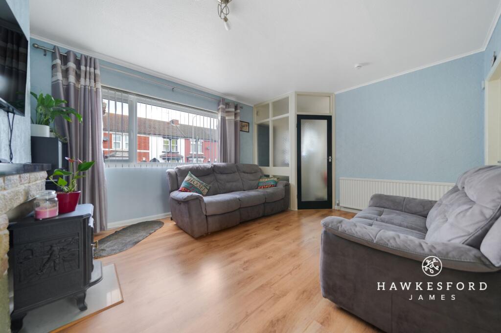 Queenborough Road - Lounge