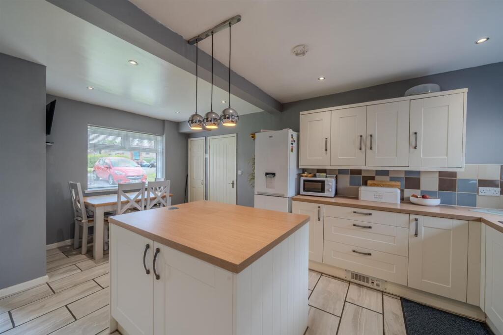 92 Court Farm Road-20.jpg