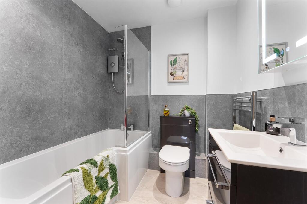 Modern Bathroom