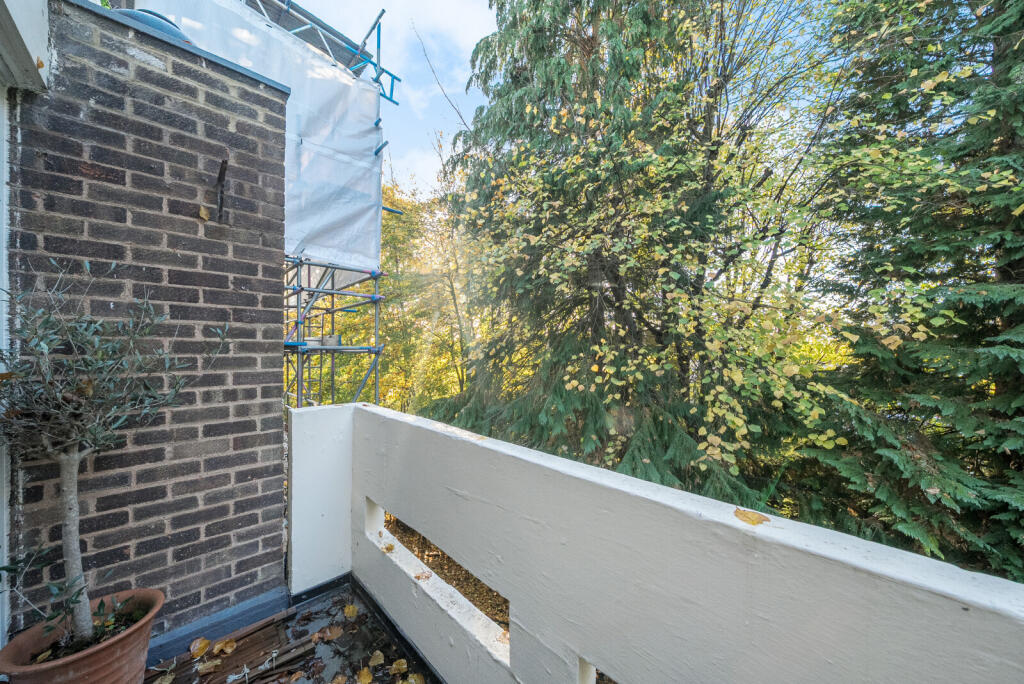 1371299-6-68f7429...