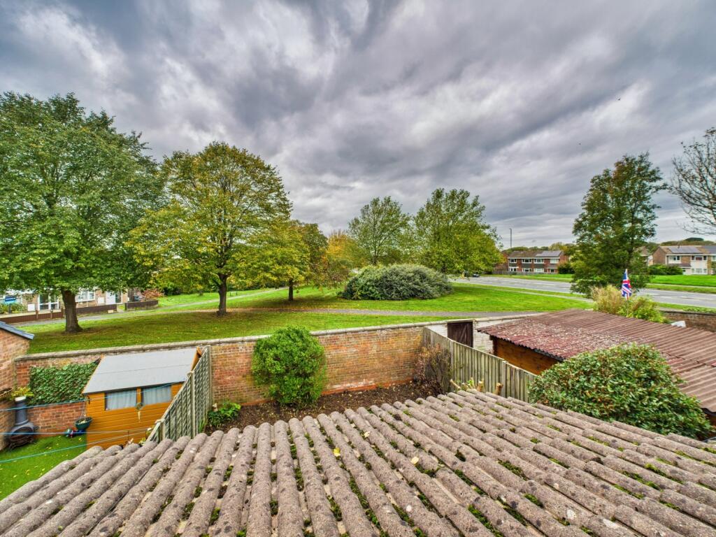 CAM02023G0-PR0178-STILL036