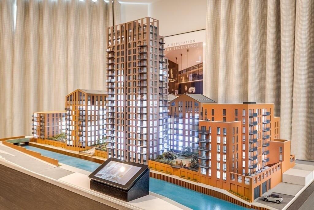 IMG_18190_17_larg...