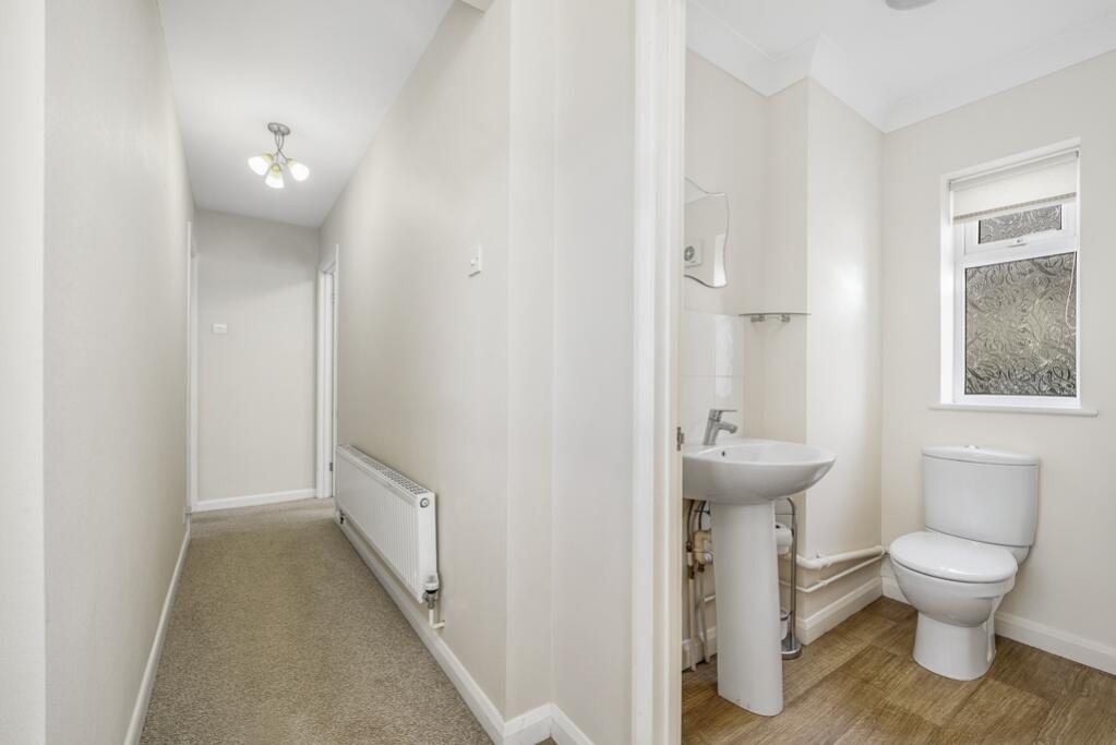 19 Reynolds Gardens (Moulton)-19