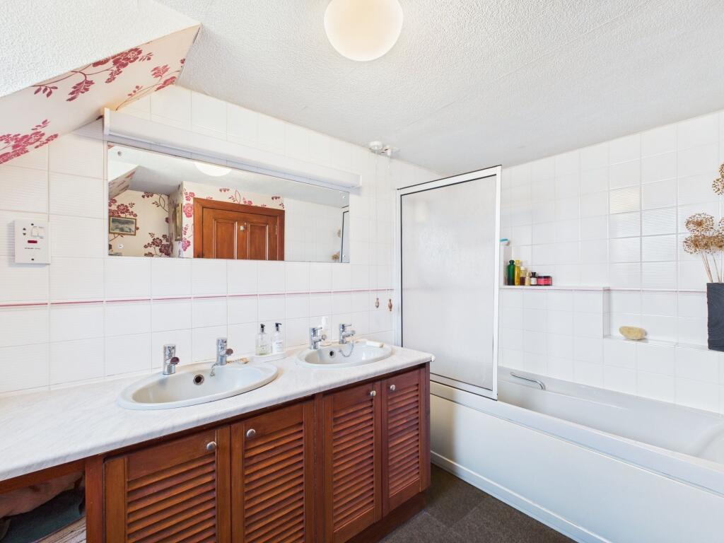 Family bathroom
