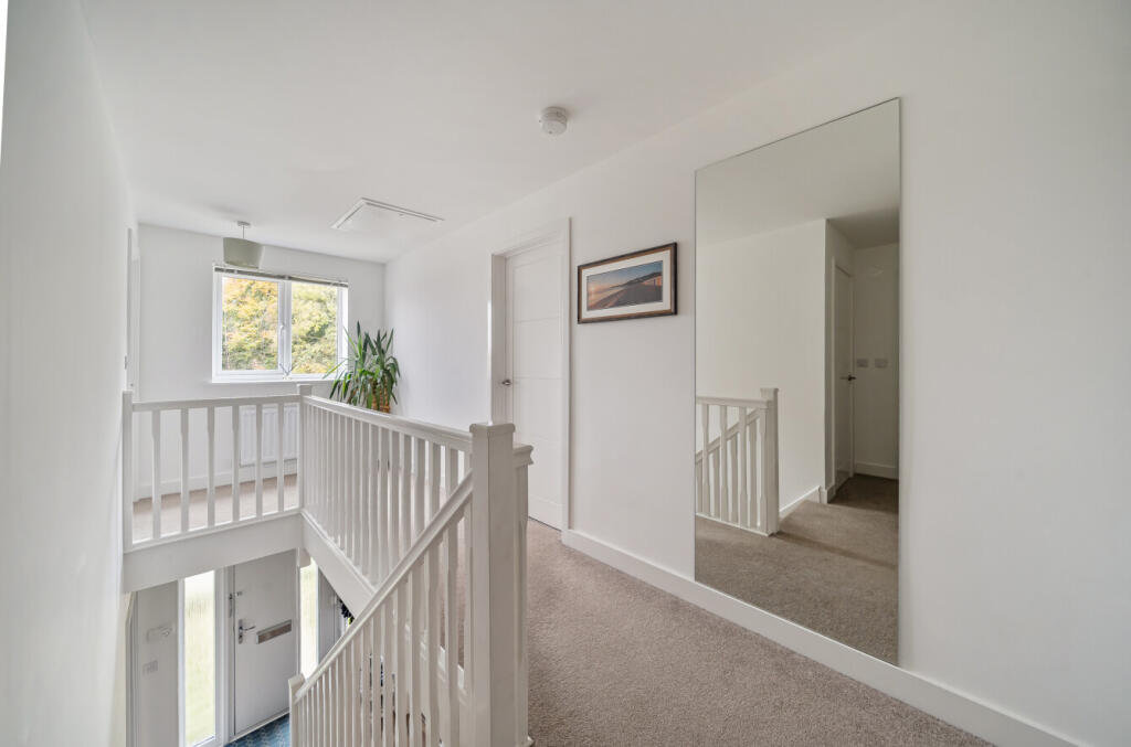 1372227-11-690218...