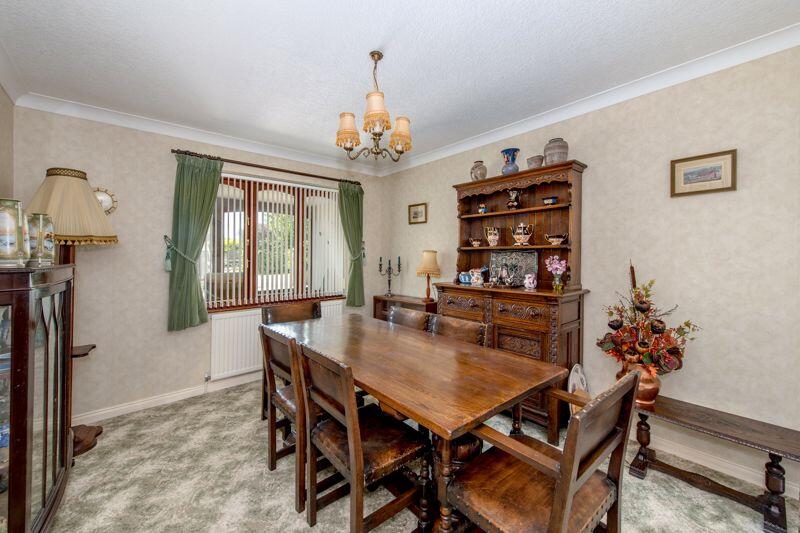 Dining room/bedroom 4