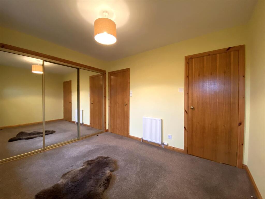 BEDROOM 1.JPG