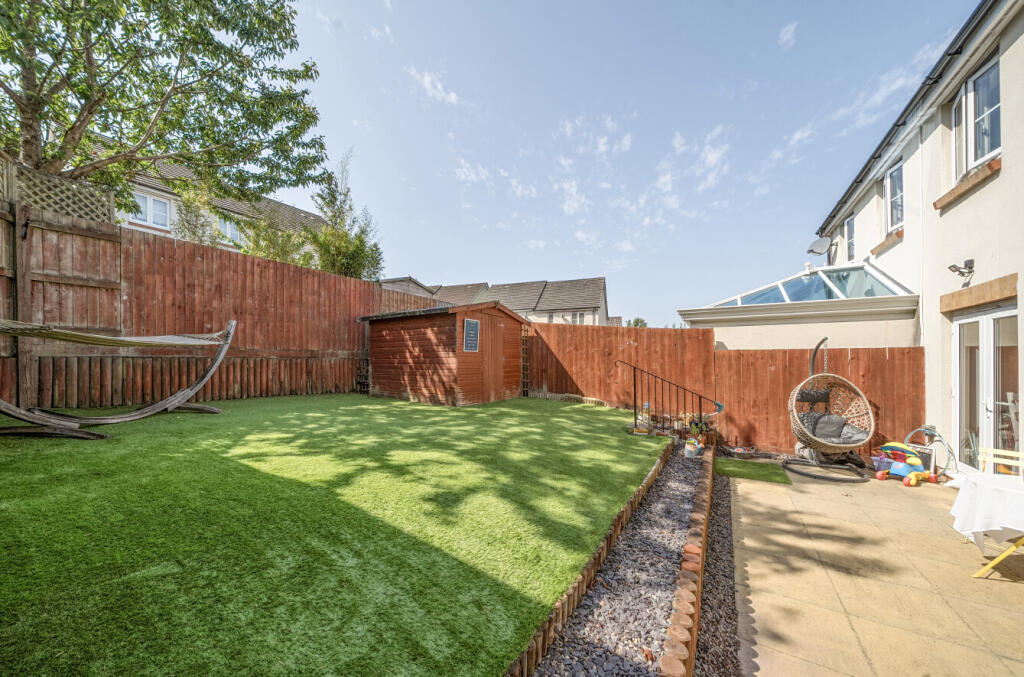 1335695-4-689b24a...