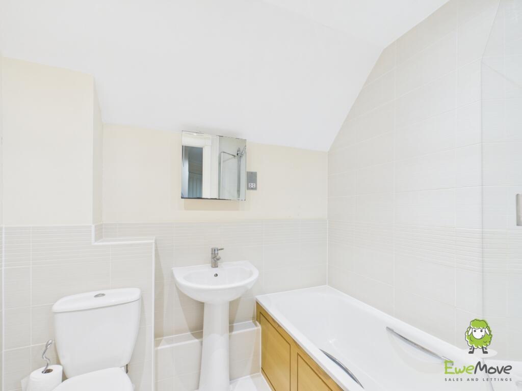 EweMove Estate Agents Basingstoke - Garrett Court 