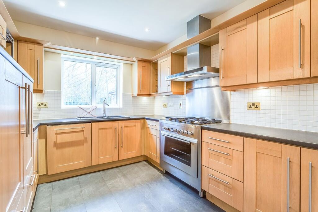 Kitchen / Family Roo