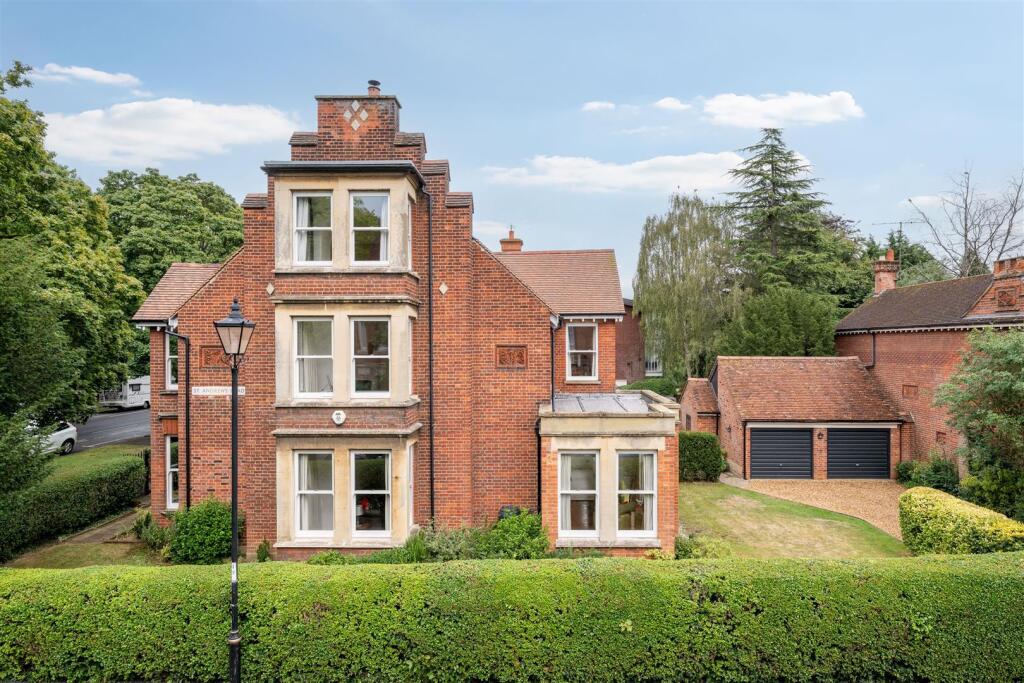 250801 - 26 Park Avenue, Bedford - 04.jpg
