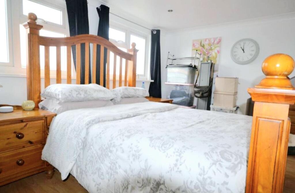 BEDROOM.